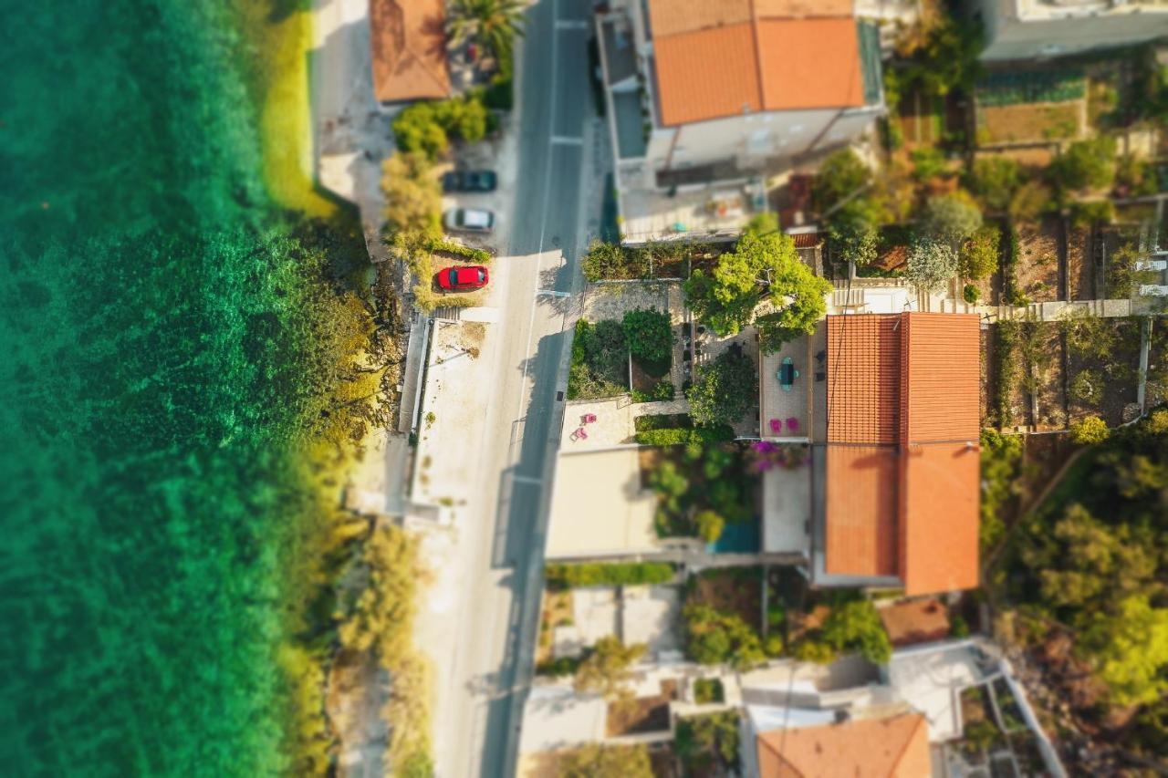 Villa Bua - Beautiful Seafront Apartments Трогир Экстерьер фото