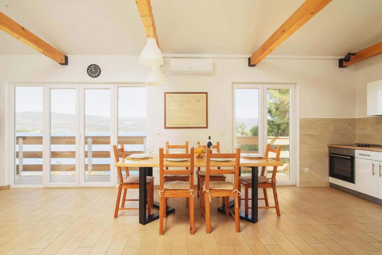 Villa Bua - Beautiful Seafront Apartments Трогир Экстерьер фото