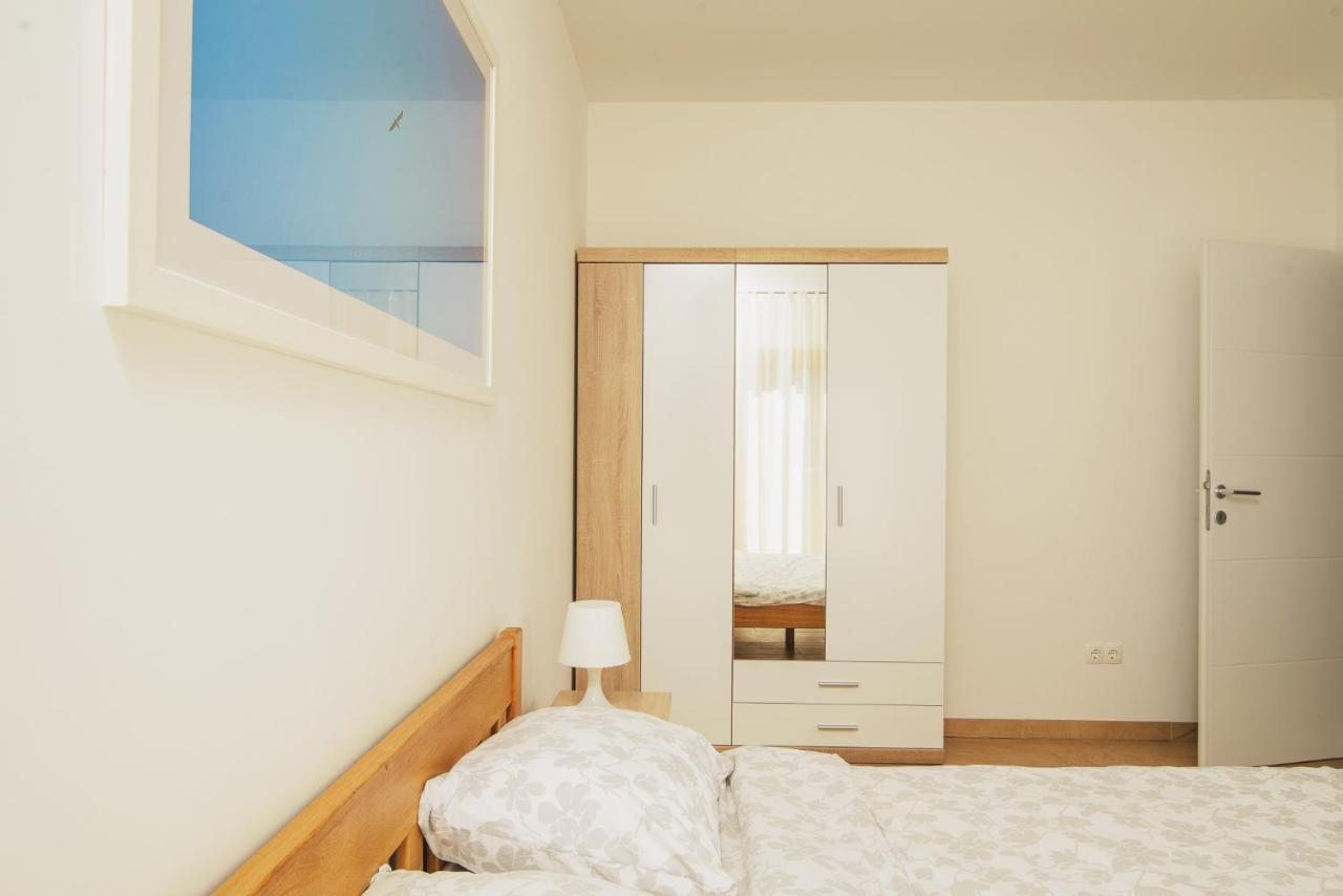 Villa Bua - Beautiful Seafront Apartments Трогир Экстерьер фото